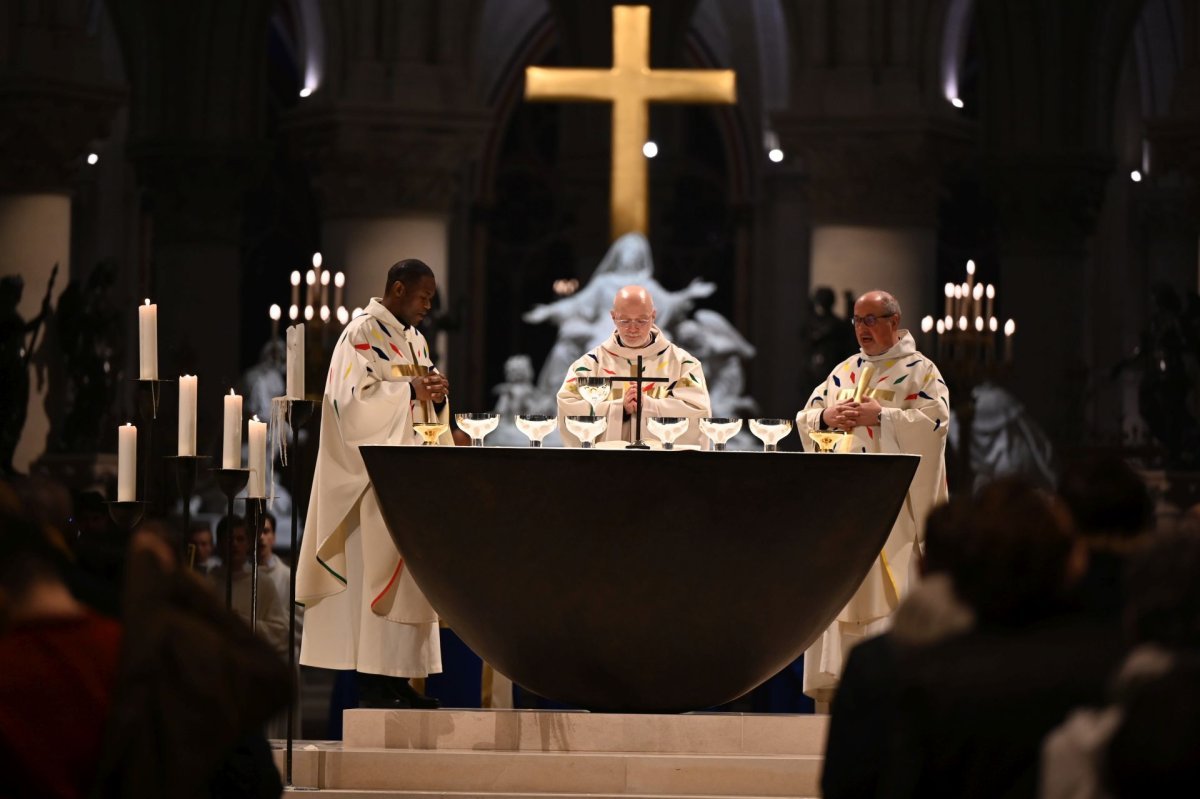 Messe du soir du samedi 14 décembre 2024 à Notre-Dame de Paris. © Marie-Christine Bertin / Diocèse de Paris.
