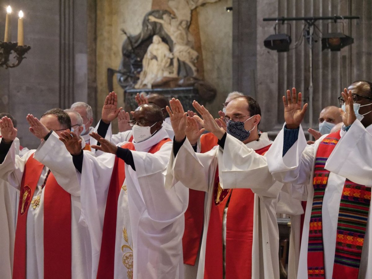 Ordinations des diacres permanents 2021. © Yannick Boschat / Diocèse de Paris.