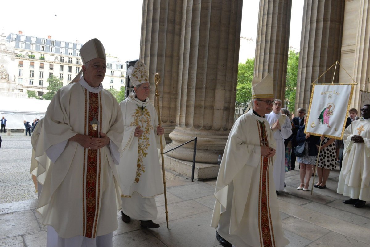 Ordination sacerdotale 2022 : procession. © Marie-Christine Bertin / Diocèse de Paris.
