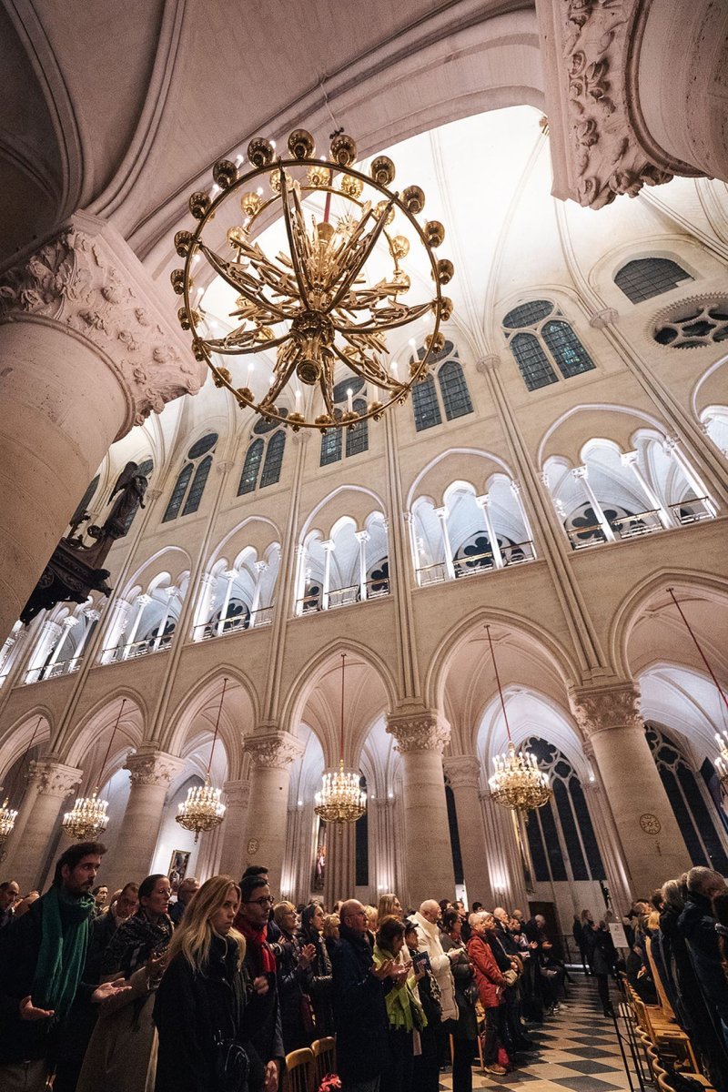 Messe du soir du mardi 10 décembre 2024 à Notre-Dame de Paris. © Maximilien Krebs.