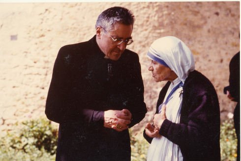 Rencontre avec Mère Teresa à Paray-le-Monial. En 1986. © D. R..