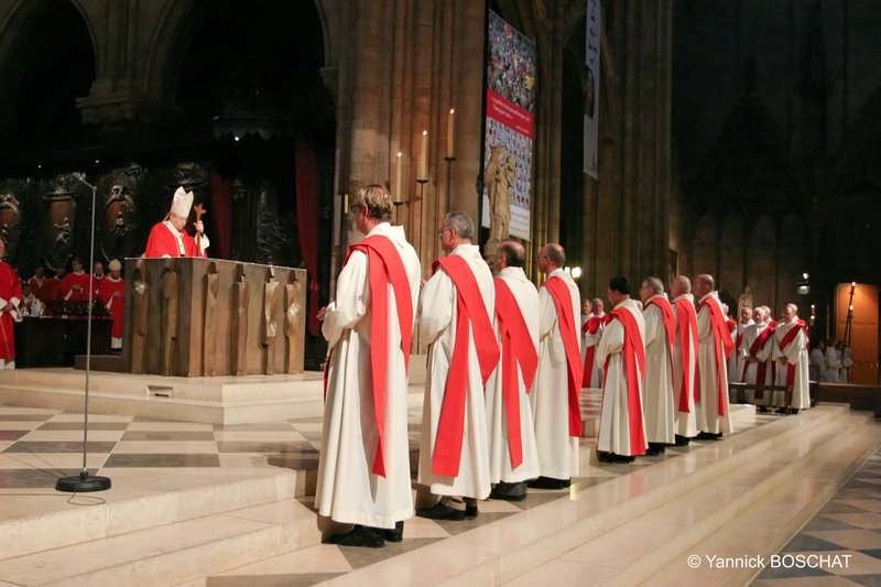 Octobre 2009 : Ordinations de 8 diacres permanents. Patrick Decléty, François Déprez, Michel Jan, Patrice Héliot, Jean Nguyen, Jérôme Walewski, Christophe Sampré, Philippe Sers. 