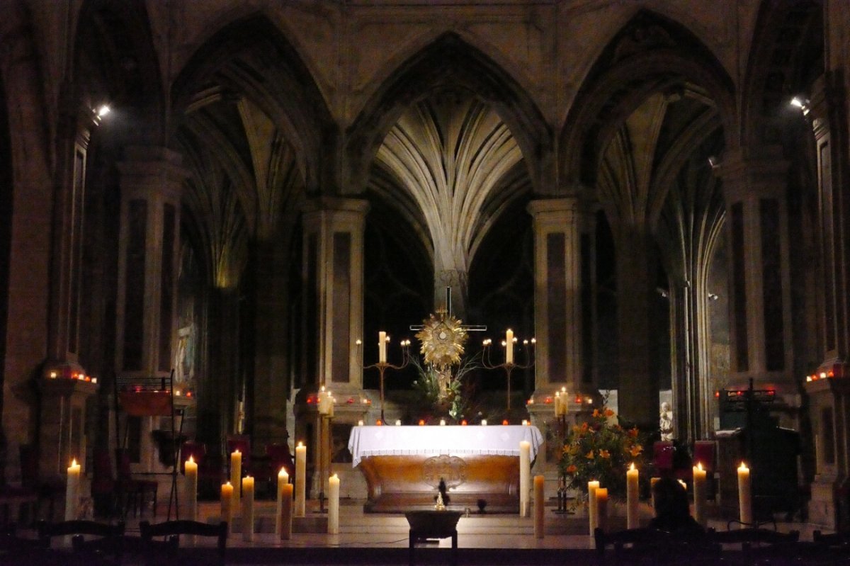 Soirée sainte Geneviève à Saint-Séverin (5e). © Marie Mariwak / Diocèse de Paris.
