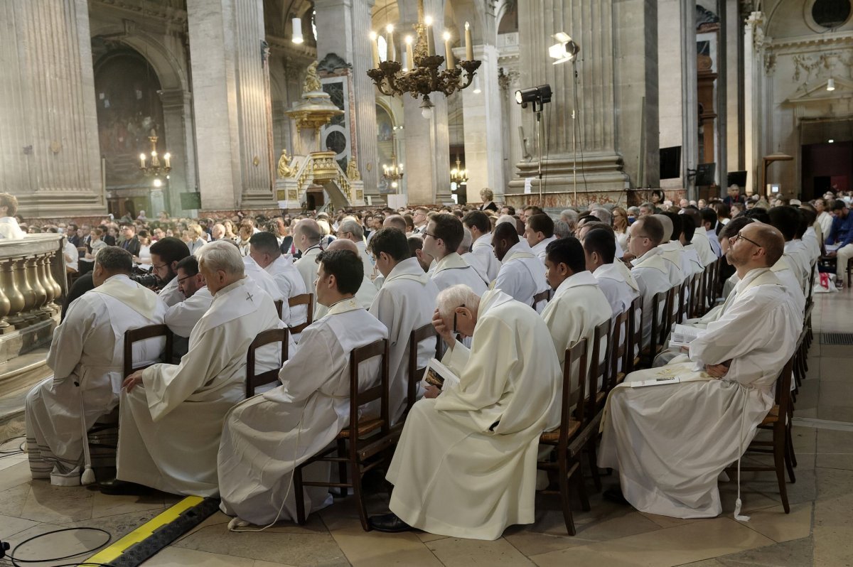 Ordination sacerdotale 2022 : litanie. © Trung Hieu Do / Diocèse de Paris.