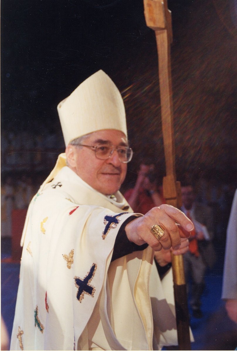 Rassemblement à Bercy pour la messe chrismale. Le 19 avril 2000. © D. R..