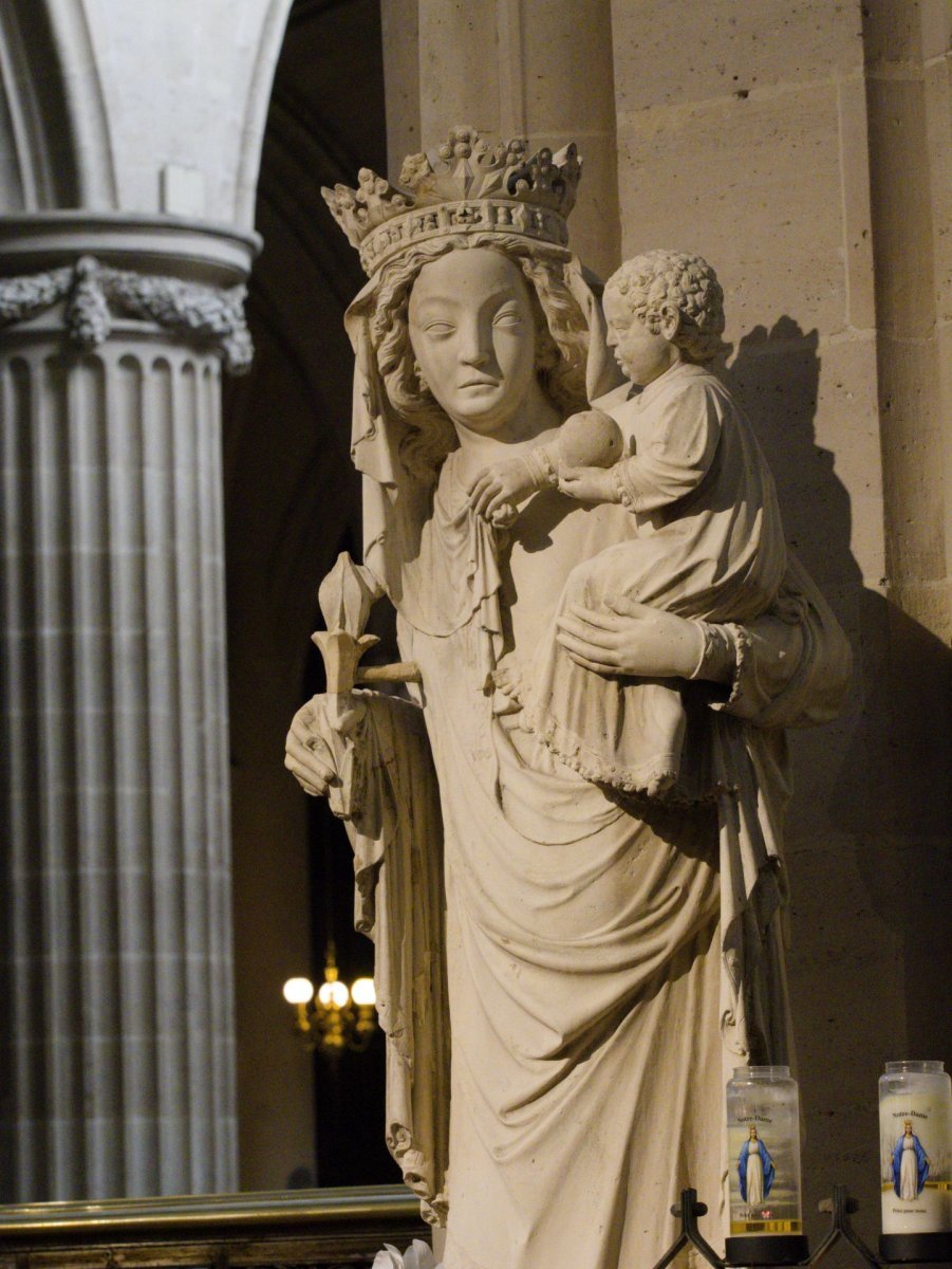 Statue Notre Dame de Paris. Installée à Saint-Germain l'Auxerrois. © Yannick Boschat / Diocèse de Paris.