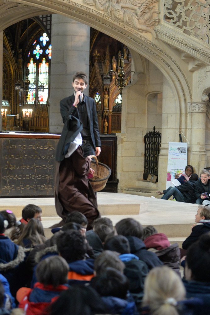 Rassemblement des sixièmes 2017 - Spectacle à Saint-Etienne-du-Mont 4. © Marie-Christine Bertin/Diocèse de Paris.