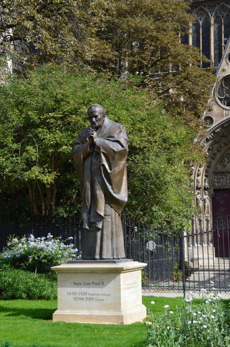 Statue de saint Jean-Paul II. © Mathilde de Brunier.