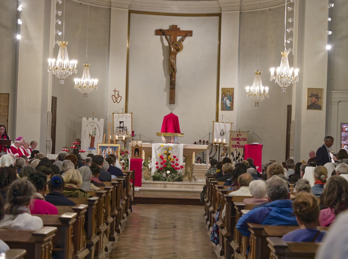 Canonisation des 16 Carmélites de Compiègne : Messe et prière à Picpus. © Yannick Boschat / Diocèse de Paris.