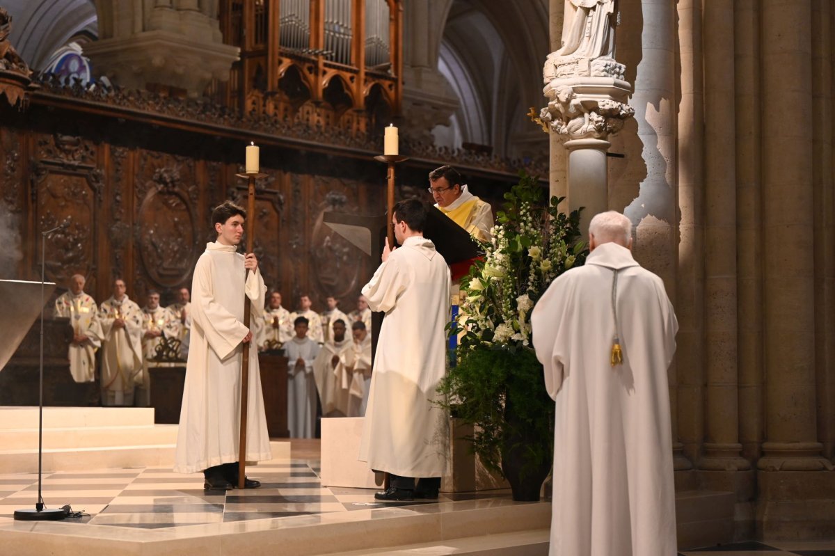 Messe en présence des services diocésains et de l'Atelier de Notre-Dame. © Marie-Christine Bertin / Diocèse de Paris.