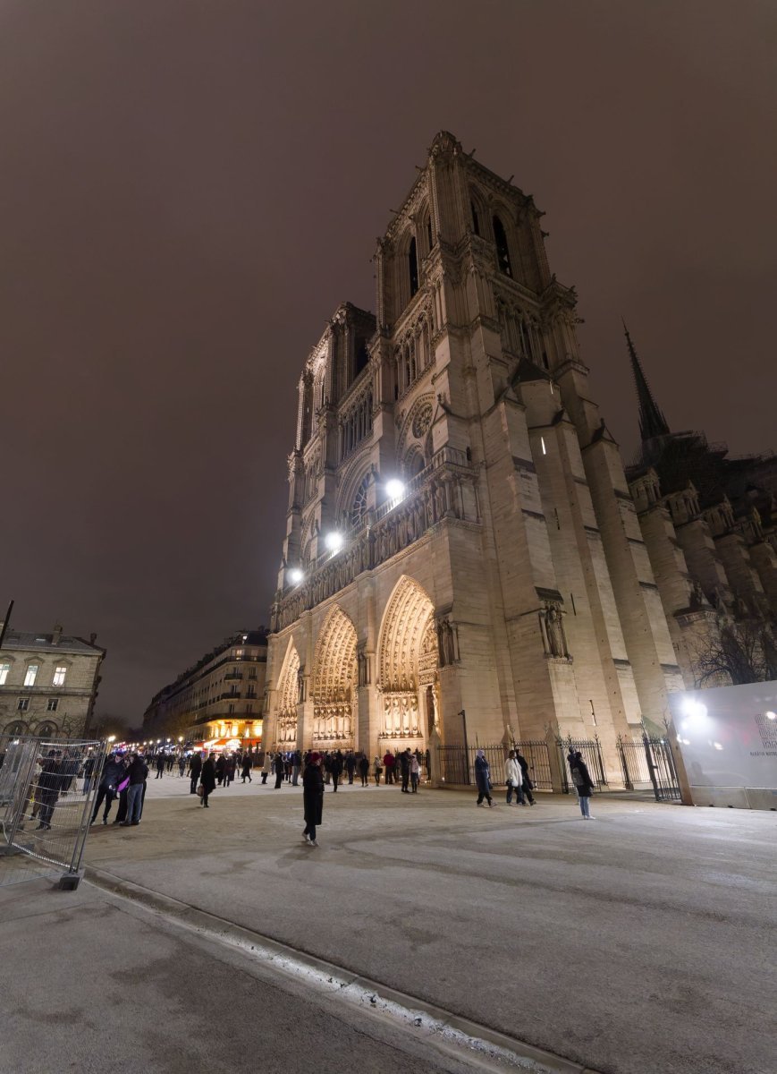 Messe du soir du mercredi 11 décembre 2024 à Notre-Dame de Paris. © Yannick Boschat / Diocèse de Paris.