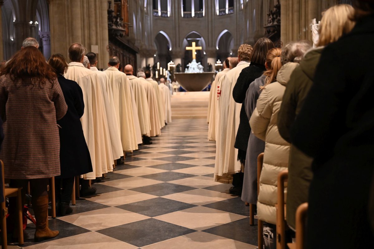 Messe du soir du vendredi 13 décembre 2024 à Notre-Dame de Paris. © Marie-Christine Bertin / Diocèse de Paris.