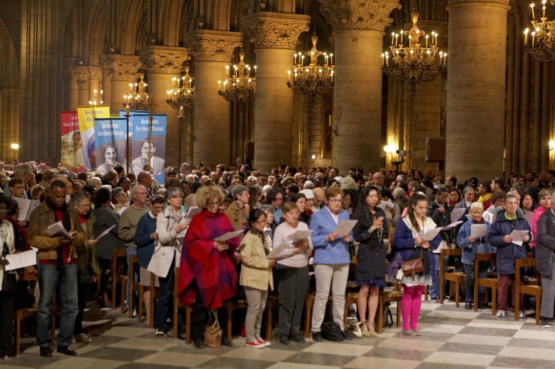 Rassemblement à Notre-Dame de Paris. © Yannick Boschat / Diocèse de Paris.