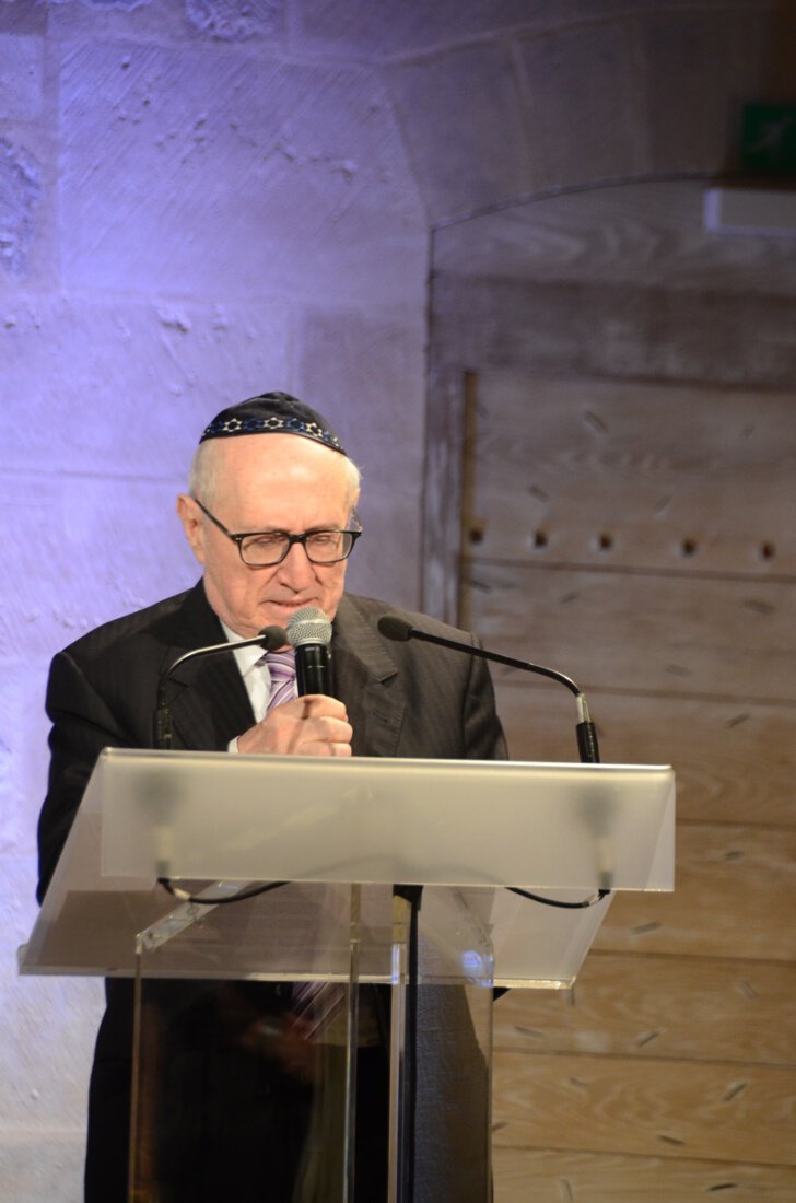 Lecture du message du Grand rabbin René-Samuel Sirat qui était venu de (…). © Marie-Christine Bertin / Diocèse de Paris.