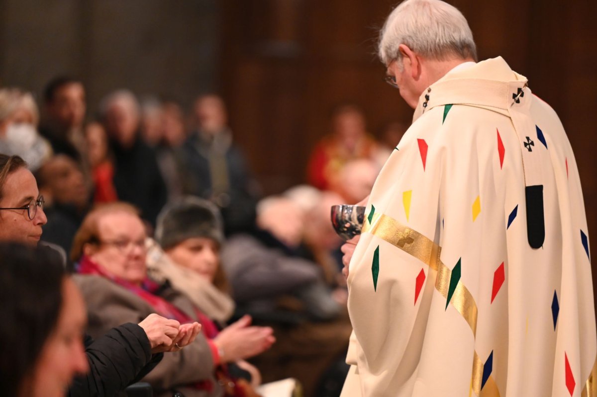 Messe en présence d'associations caritatives et ceux qu'elles (…). © Marie-Christine Bertin / Diocèse de Paris.
