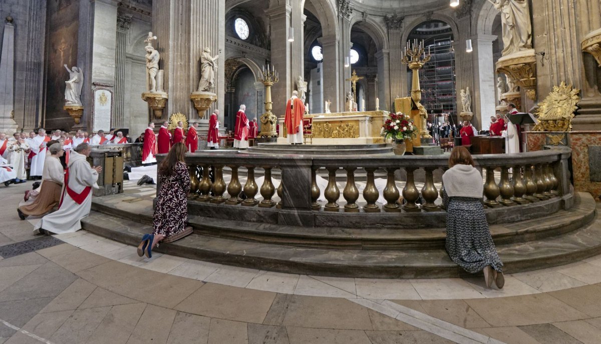 Ordinations des diacres permanents 2022. © Yannick Boschat / Diocèse de Paris.