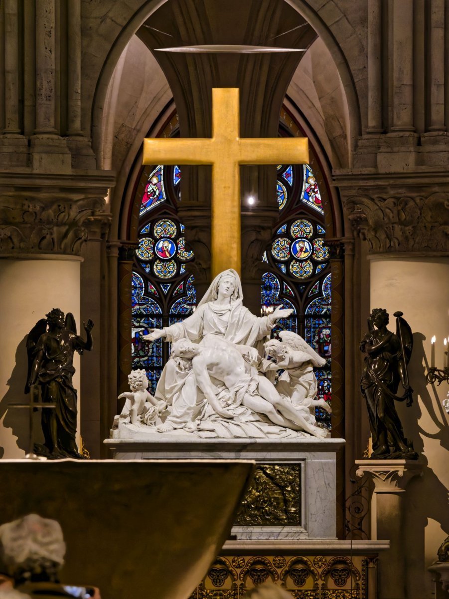 Messe en présence des services diocésains et de l'Atelier de Notre-Dame. © Yannick Boschat / Diocèse de Paris.