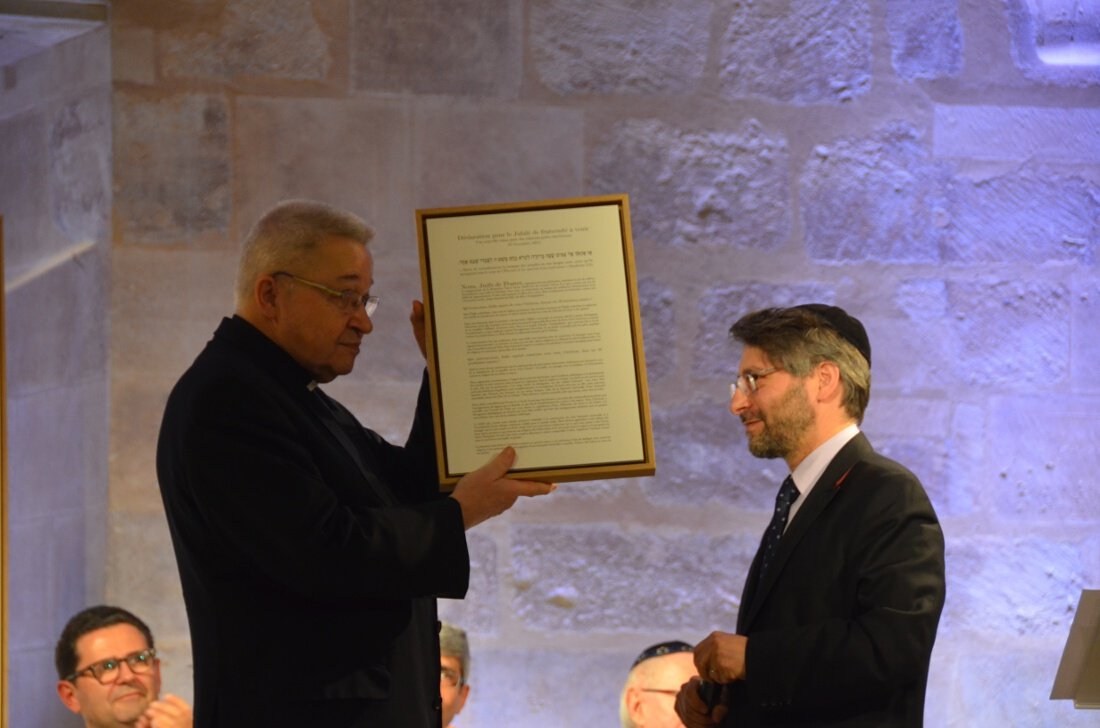 Remise de la Déclaration. © Marie-Christine Bertin / Diocèse de Paris.