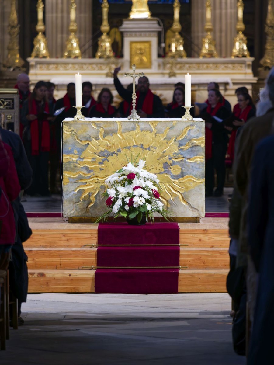 Mémoire des 50 martyrs de l'apostolat à Saint-Germain l'Auxerrois. © Yannick Boschat / Diocèse de Paris.