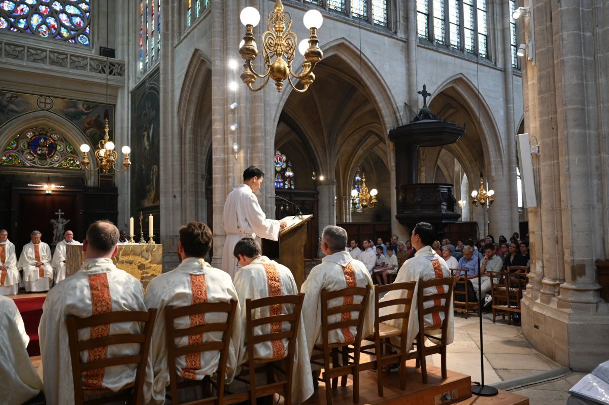 Institutions de séminaristes au lectorat et à l'acolytat. © Marie-Christine Bertin / Diocese de Paris.