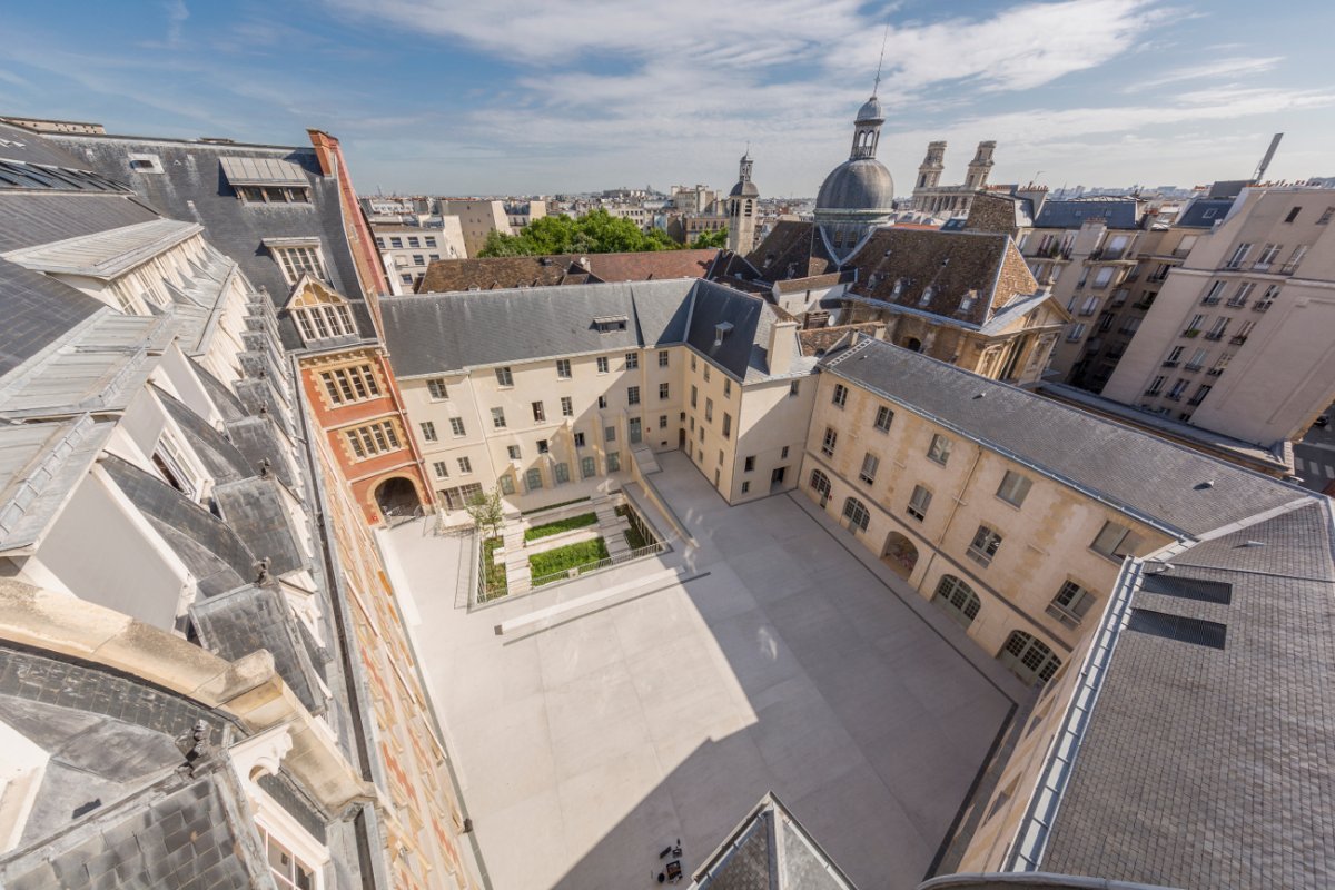 La cour d'honneur. © F. Albert.
