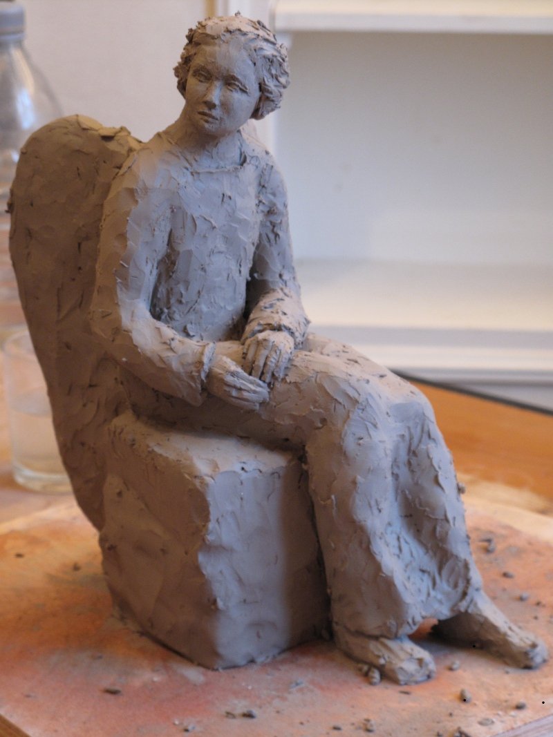 "Ne craignez point". © Bénédicte Pailluseau Terre cuite, h : 28cm 