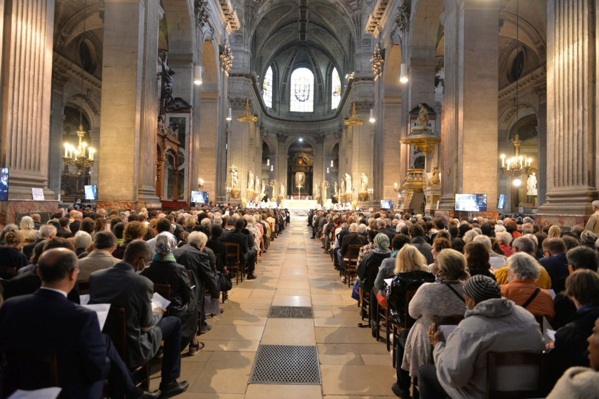 Accueil de Mgr Laurent Ulrich, archevêque de Paris. © Marie-Christine Bertin / Diocèse de Paris.