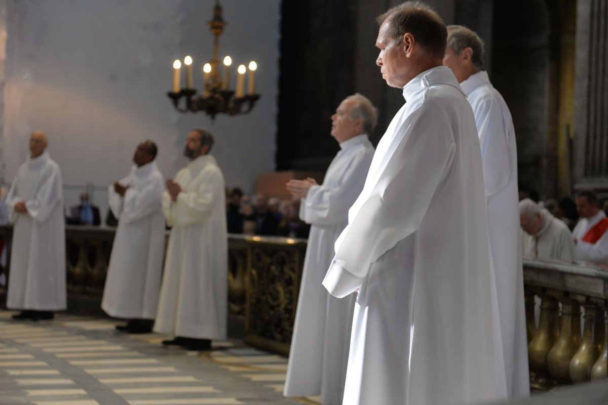 Ordinations des diacres permanents 2022. © Marie-Christine Bertin / Diocèse de Paris.