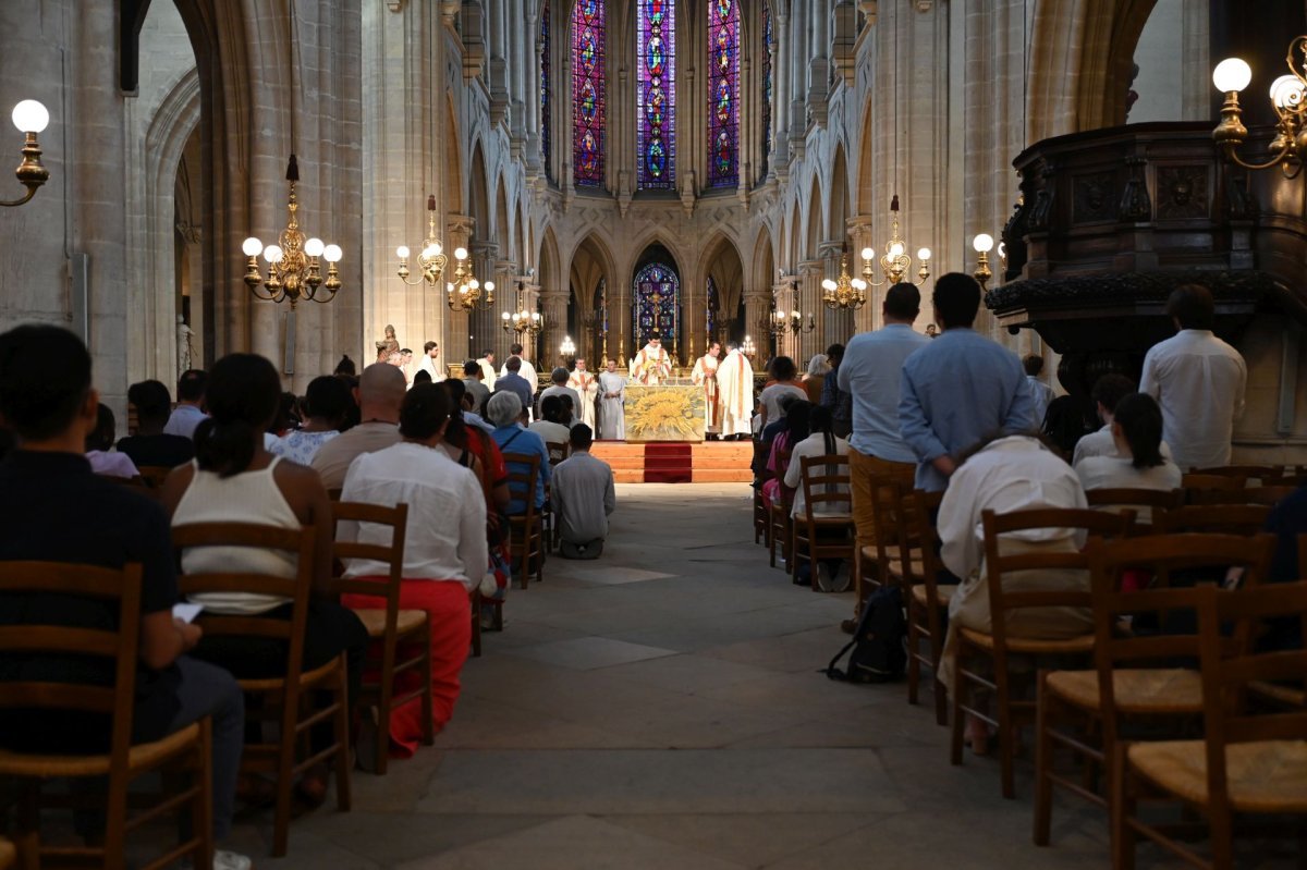 Institutions de séminaristes au lectorat et à l'acolytat. © Marie-Christine Bertin / Diocese de Paris.