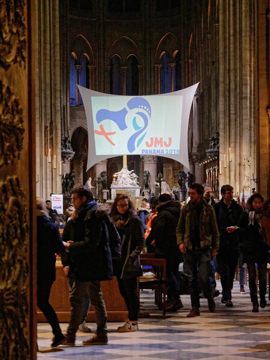 Procession Mariale, envoi à Notre-Dame de Paris. © Yannick Boschat / Diocèse de Paris.