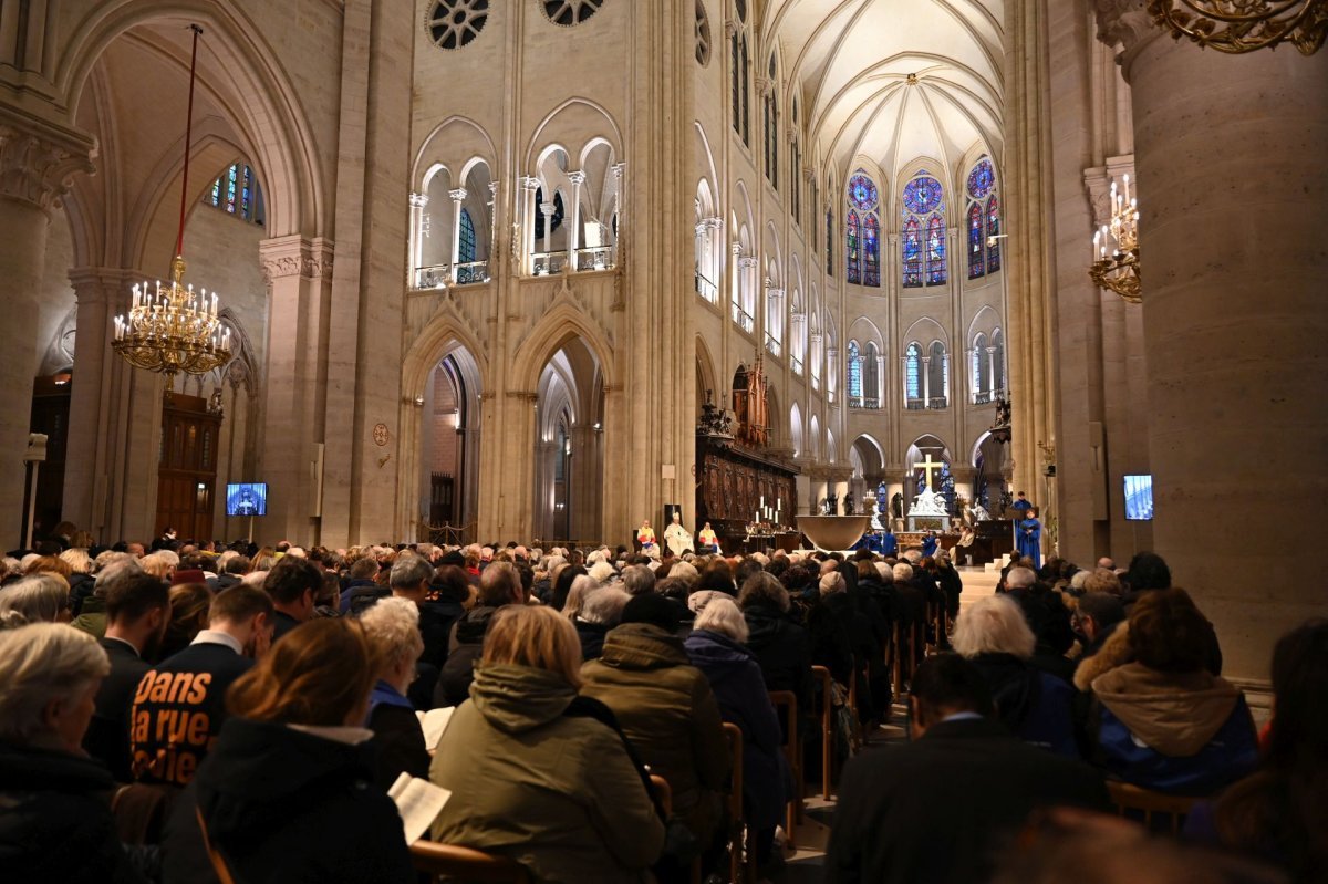Messe en présence d'associations caritatives et ceux qu'elles (…). © Marie-Christine Bertin / Diocèse de Paris.
