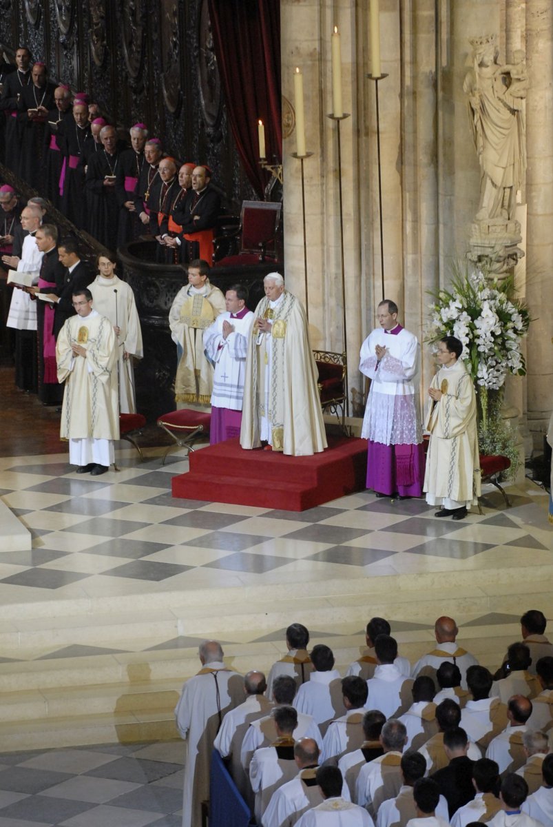 Vêpres à Notre-Dame de Paris présidées par Benoît XVI. © Corinne Simon / Ciric – Reproduction interdite.